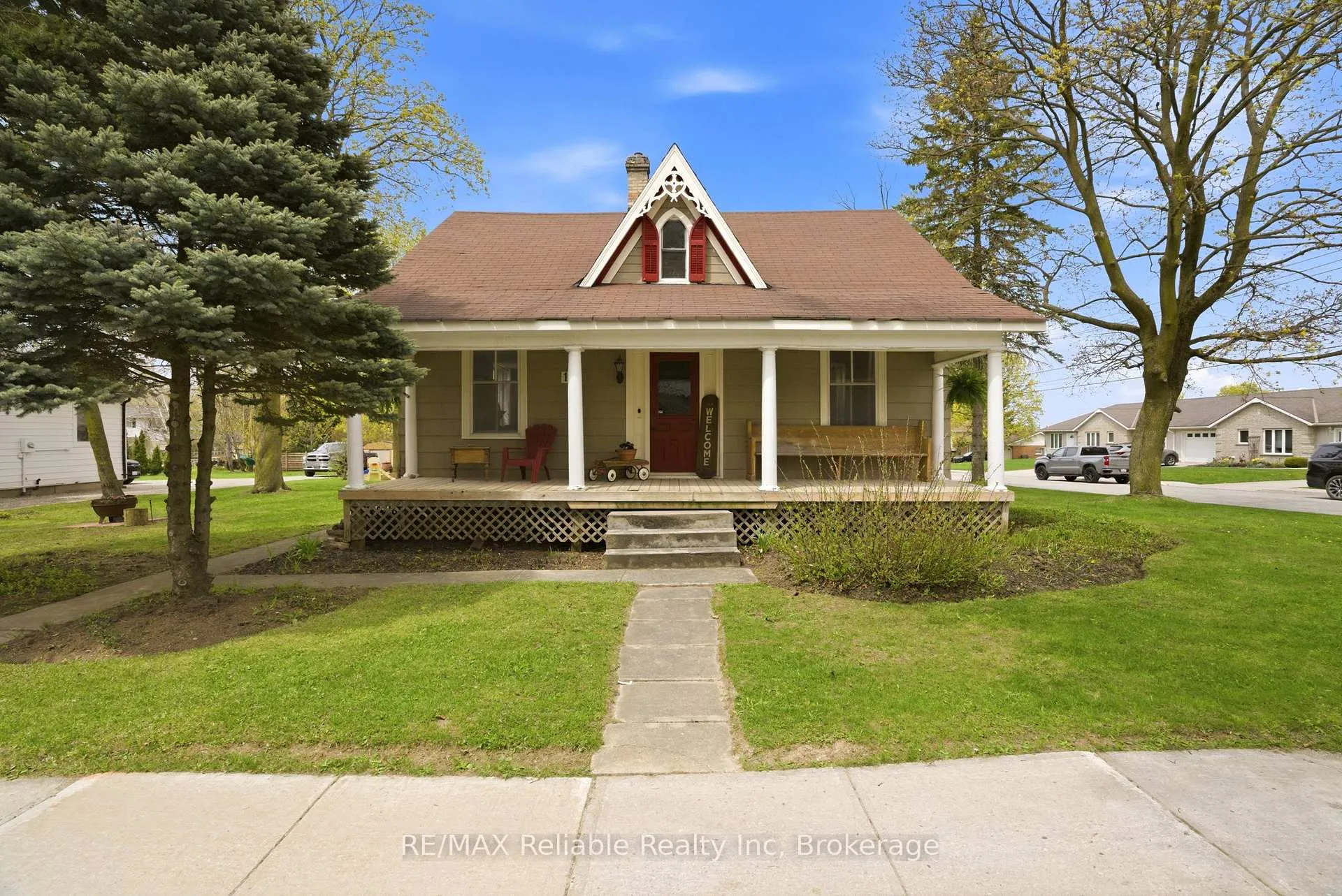 Front of 115 Main Street N