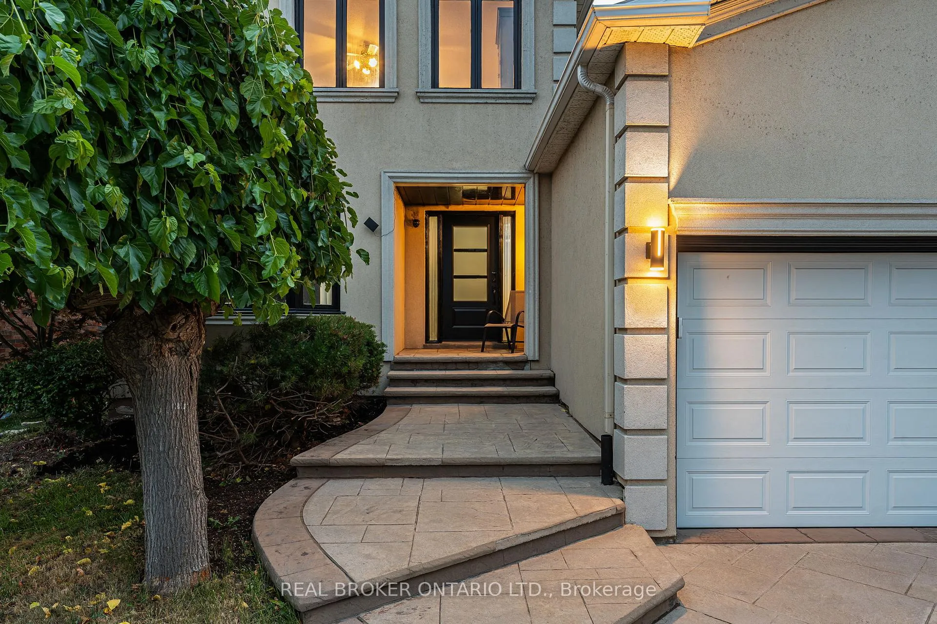 Photo 1 of 1221 Creekside Drive, Oakville, Wedgewood Creek — HOMEH