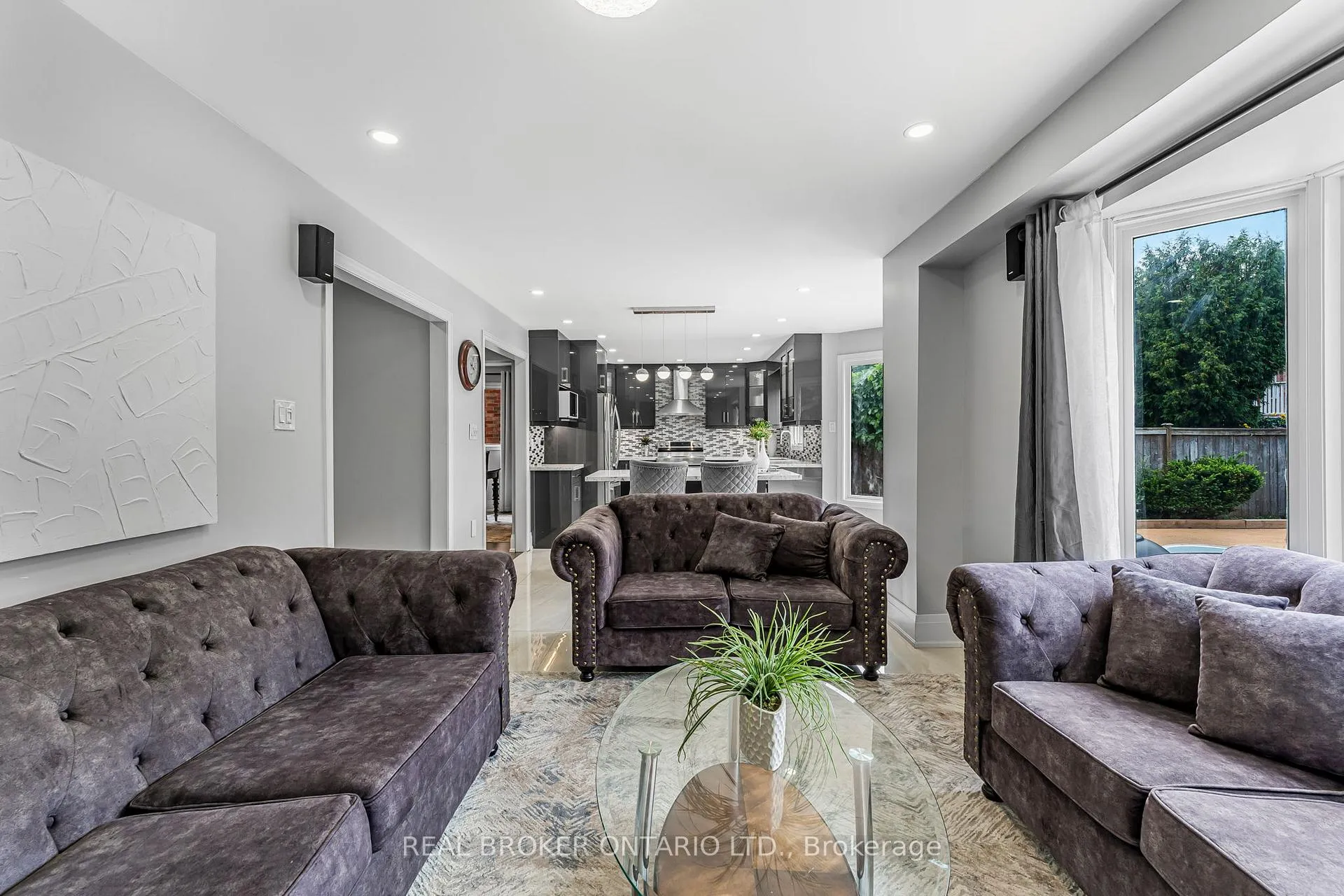 Photo 13 of 1221 Creekside Drive, Oakville, Wedgewood Creek — HOMEH