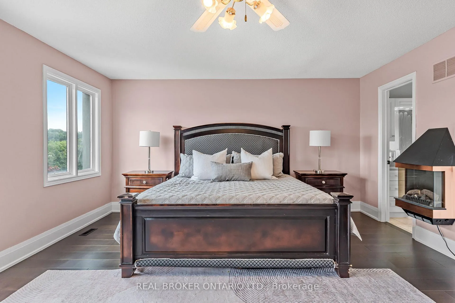 Photo 17 of 1221 Creekside Drive, Oakville, Wedgewood Creek — HOMEH