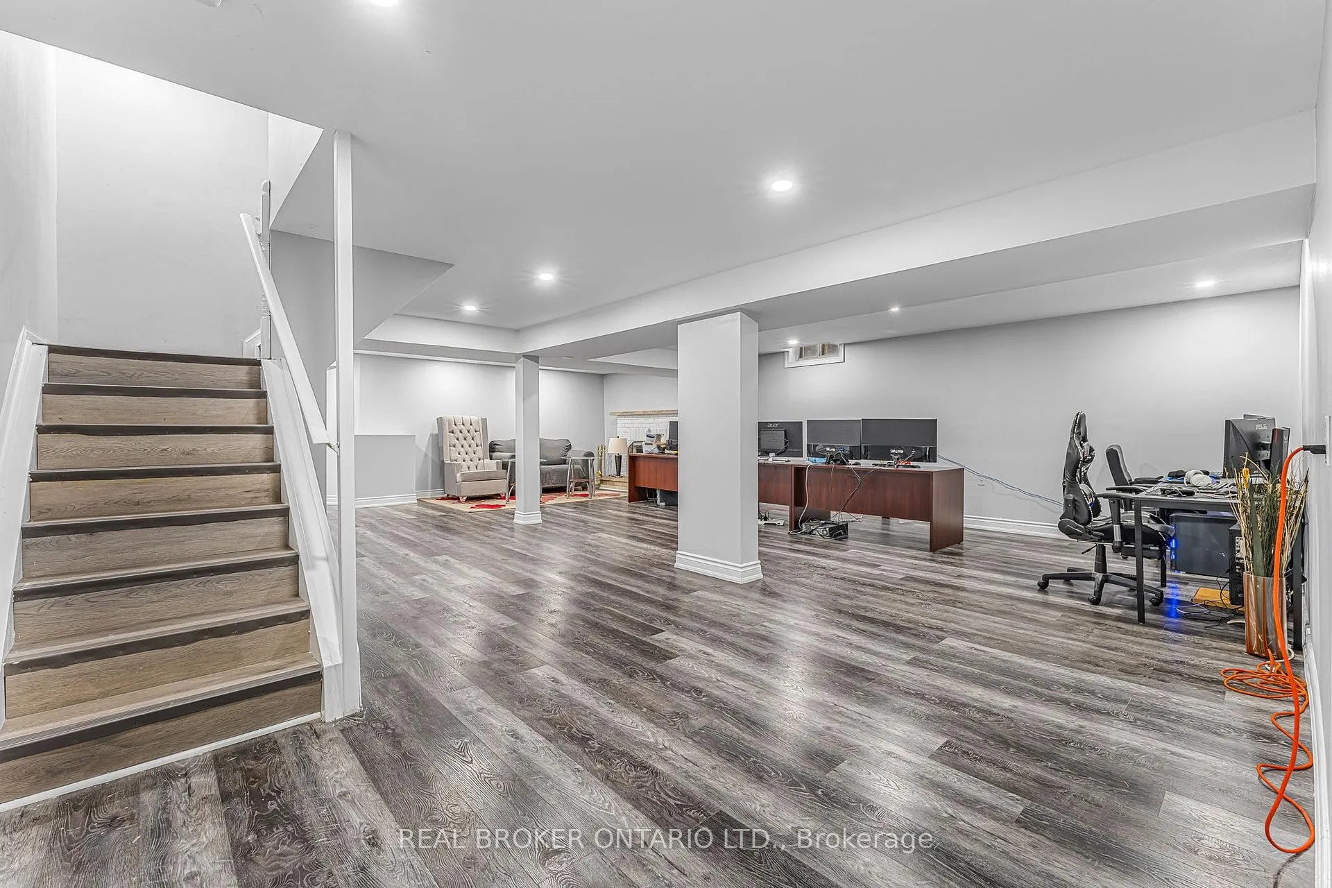Photo 27 of 1221 Creekside Drive, Oakville, Wedgewood Creek — HOMEH