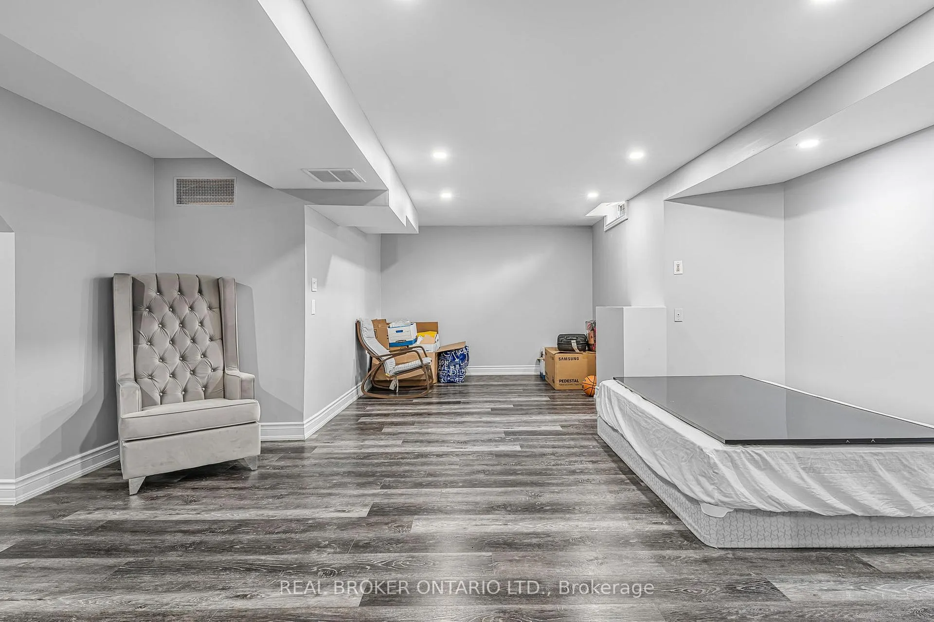 Photo 31 of 1221 Creekside Drive, Oakville, Wedgewood Creek — HOMEH