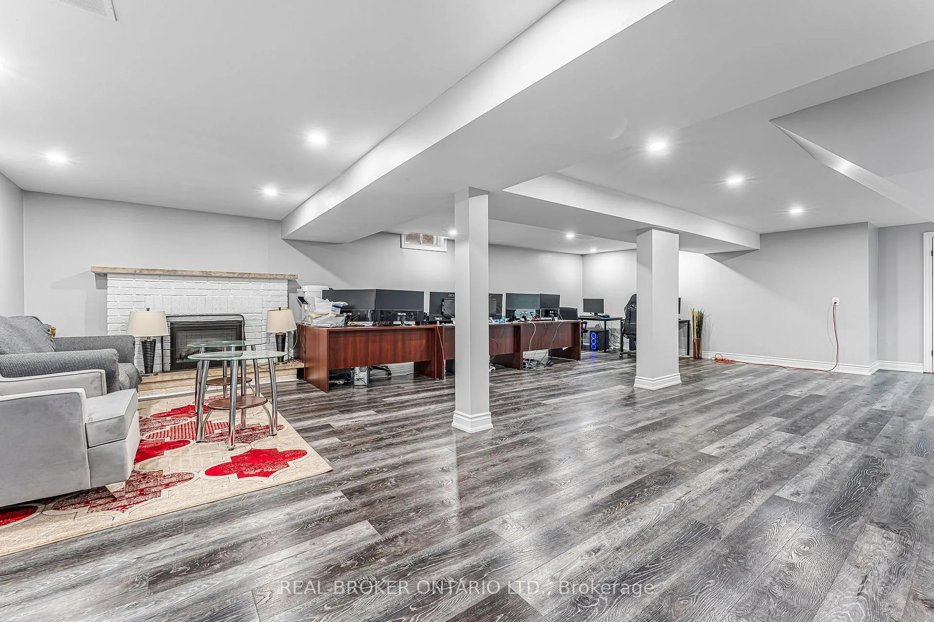 Photo 32 of 1221 Creekside Drive, Oakville, Wedgewood Creek — HOMEH