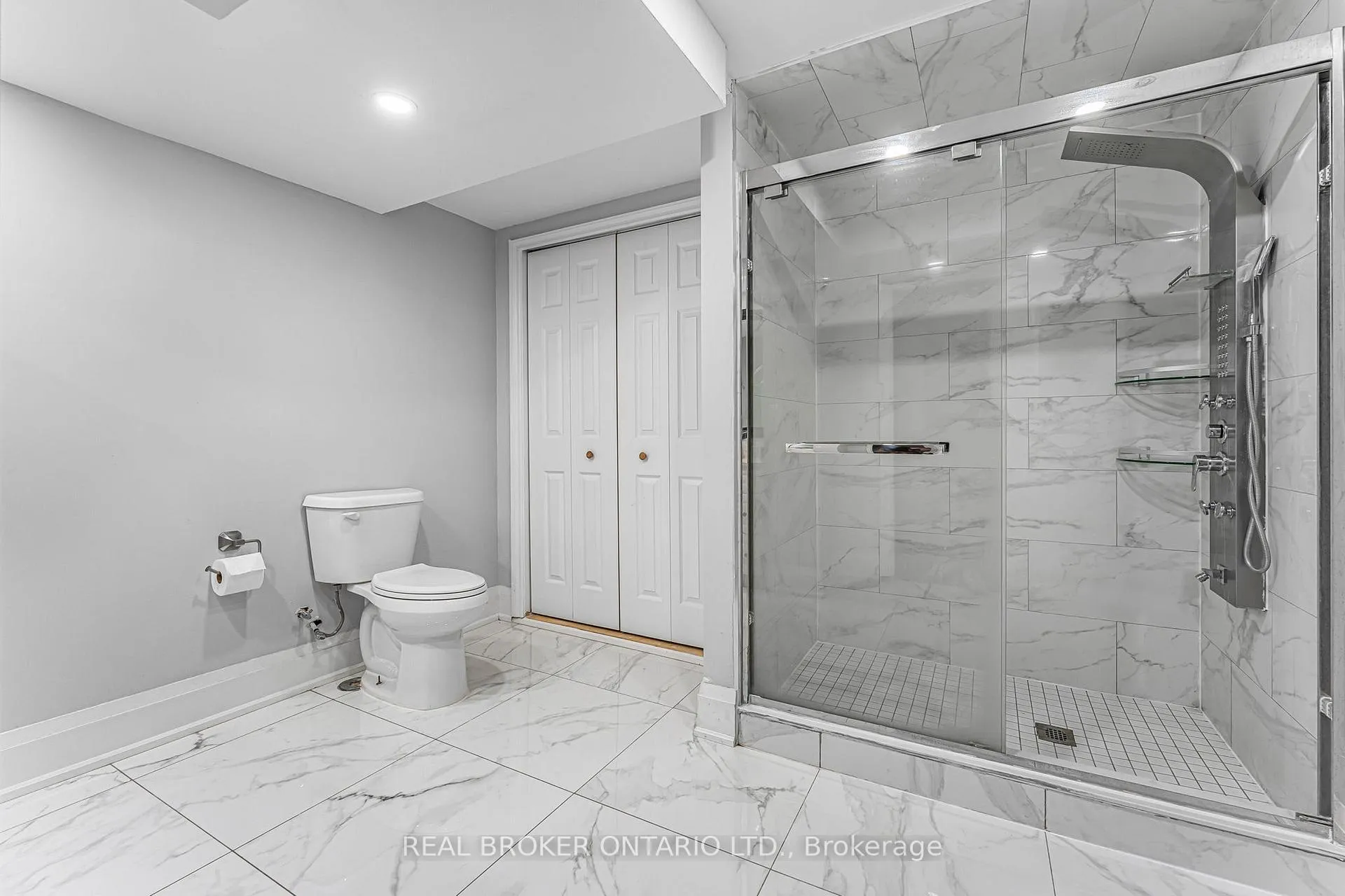 Photo 33 of 1221 Creekside Drive, Oakville, Wedgewood Creek — HOMEH