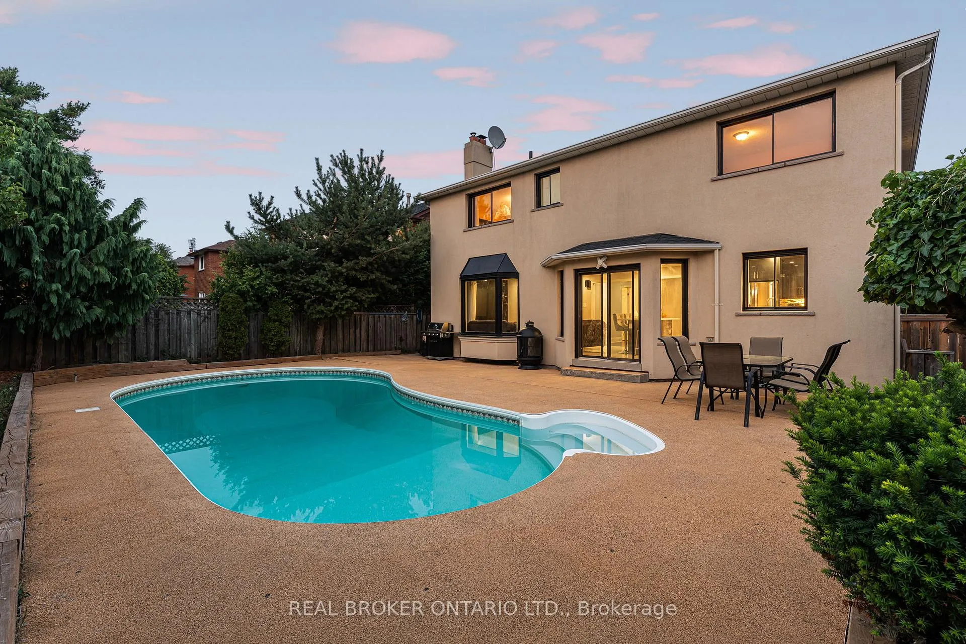 Photo 37 of 1221 Creekside Drive, Oakville, Wedgewood Creek — HOMEH