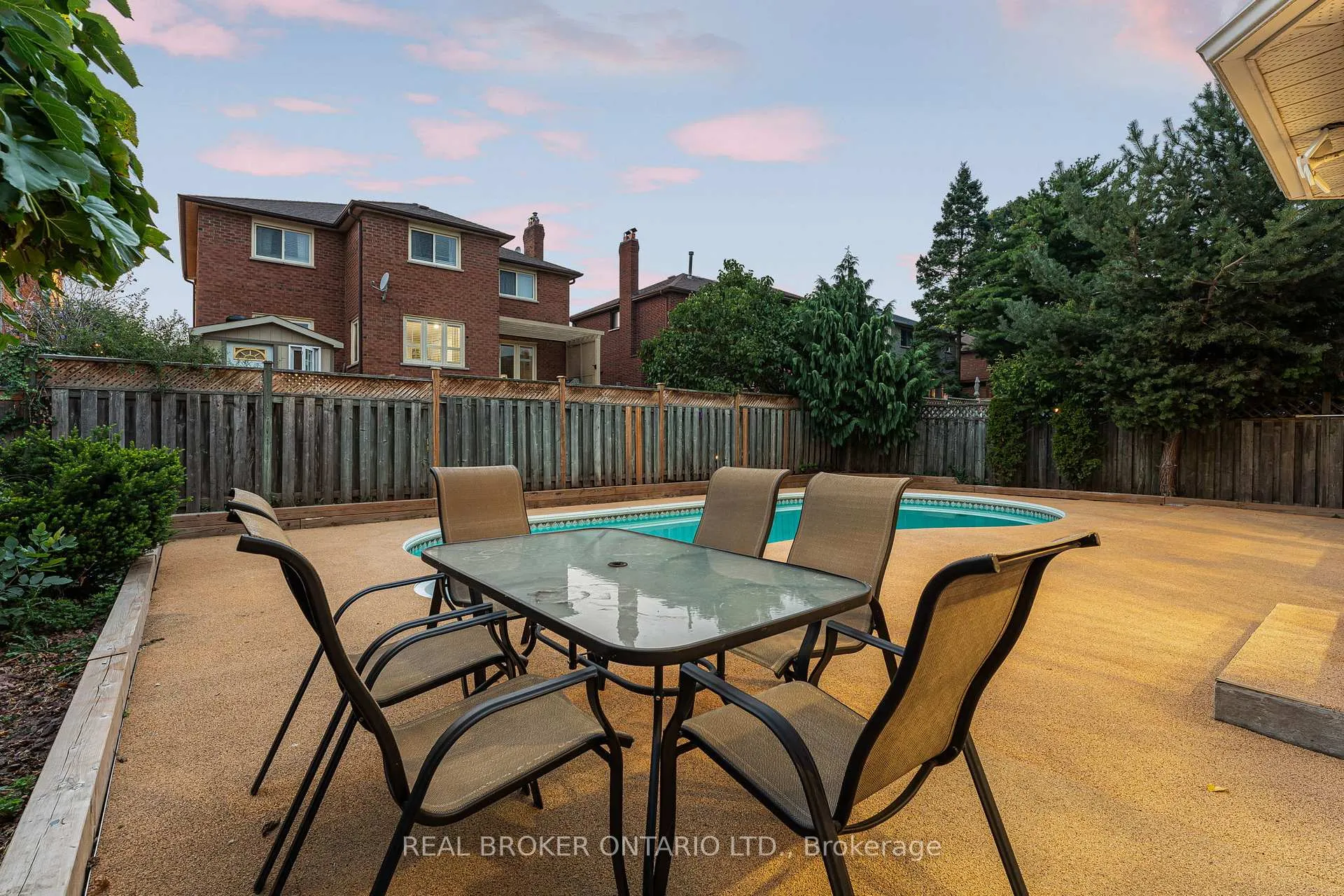 Photo 39 of 1221 Creekside Drive, Oakville, Wedgewood Creek — HOMEH