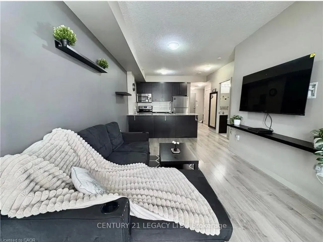 Photo 8 of Unit 811, 150 Water Street N, Cambridge — HOMEH