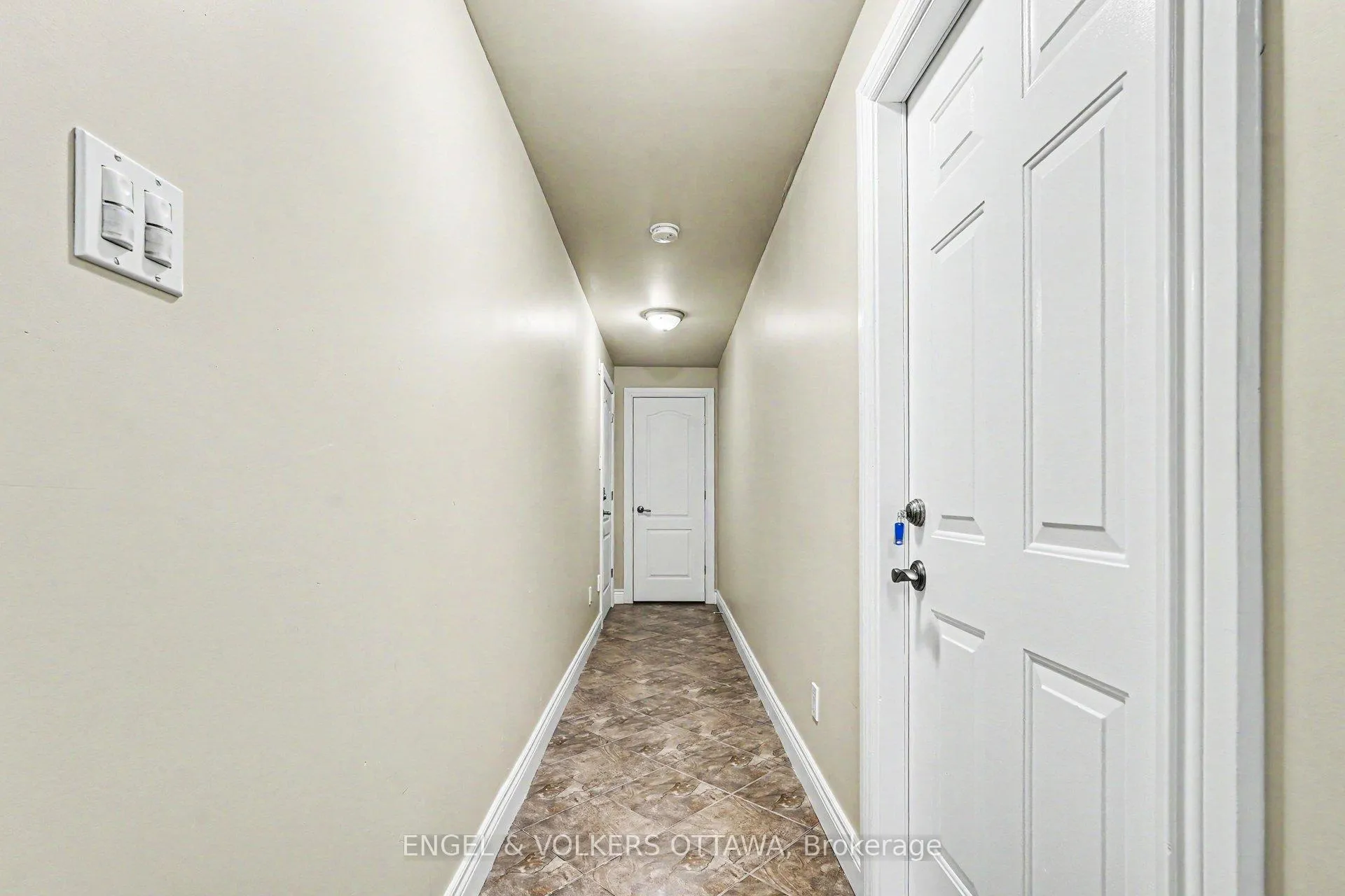 Photo 7 of Unit B, 63 Rothwell Drive, Ottawa, Rothwell Heights — HOMEH