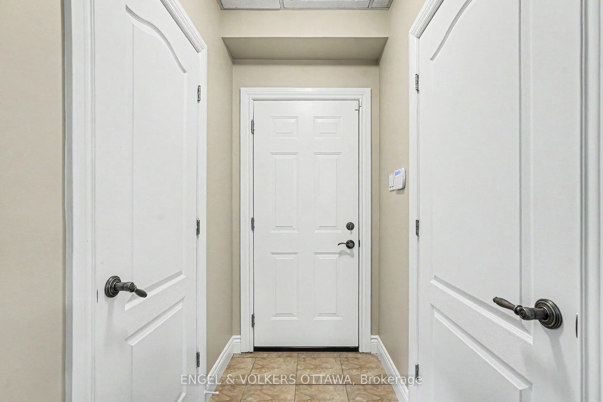 Photo 8 of Unit B, 63 Rothwell Drive, Ottawa, Rothwell Heights — HOMEH