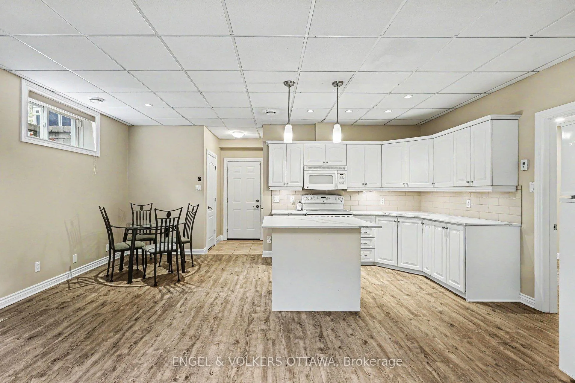 Photo 9 of Unit B, 63 Rothwell Drive, Ottawa, Rothwell Heights — HOMEH