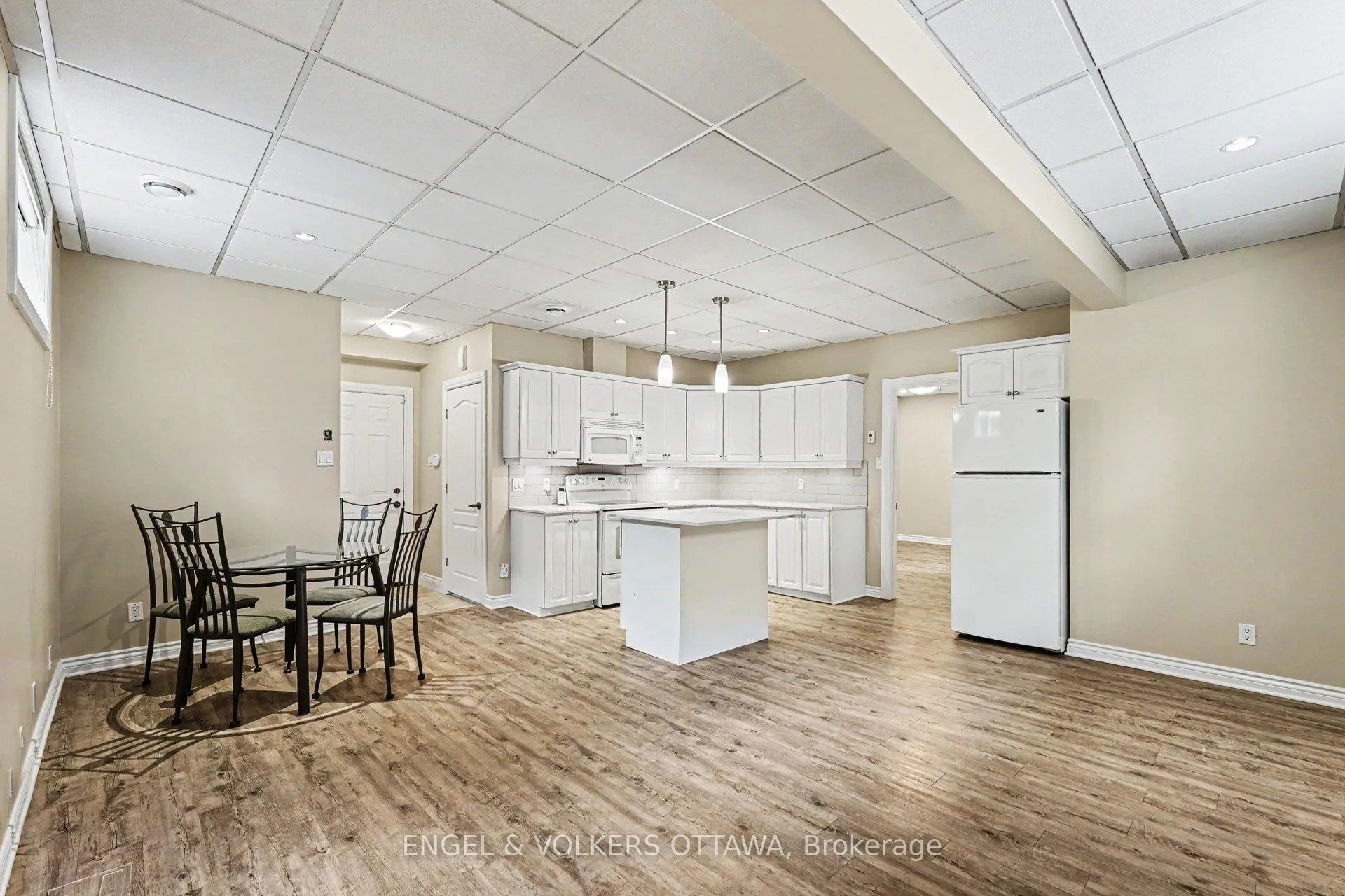Photo 10 of Unit B, 63 Rothwell Drive, Ottawa, Rothwell Heights — HOMEH