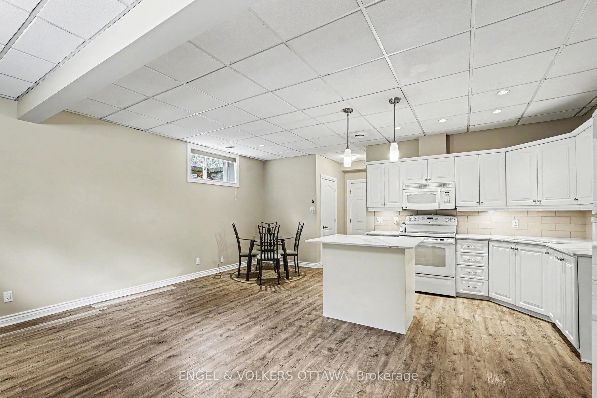Photo 12 of Unit B, 63 Rothwell Drive, Ottawa, Rothwell Heights — HOMEH