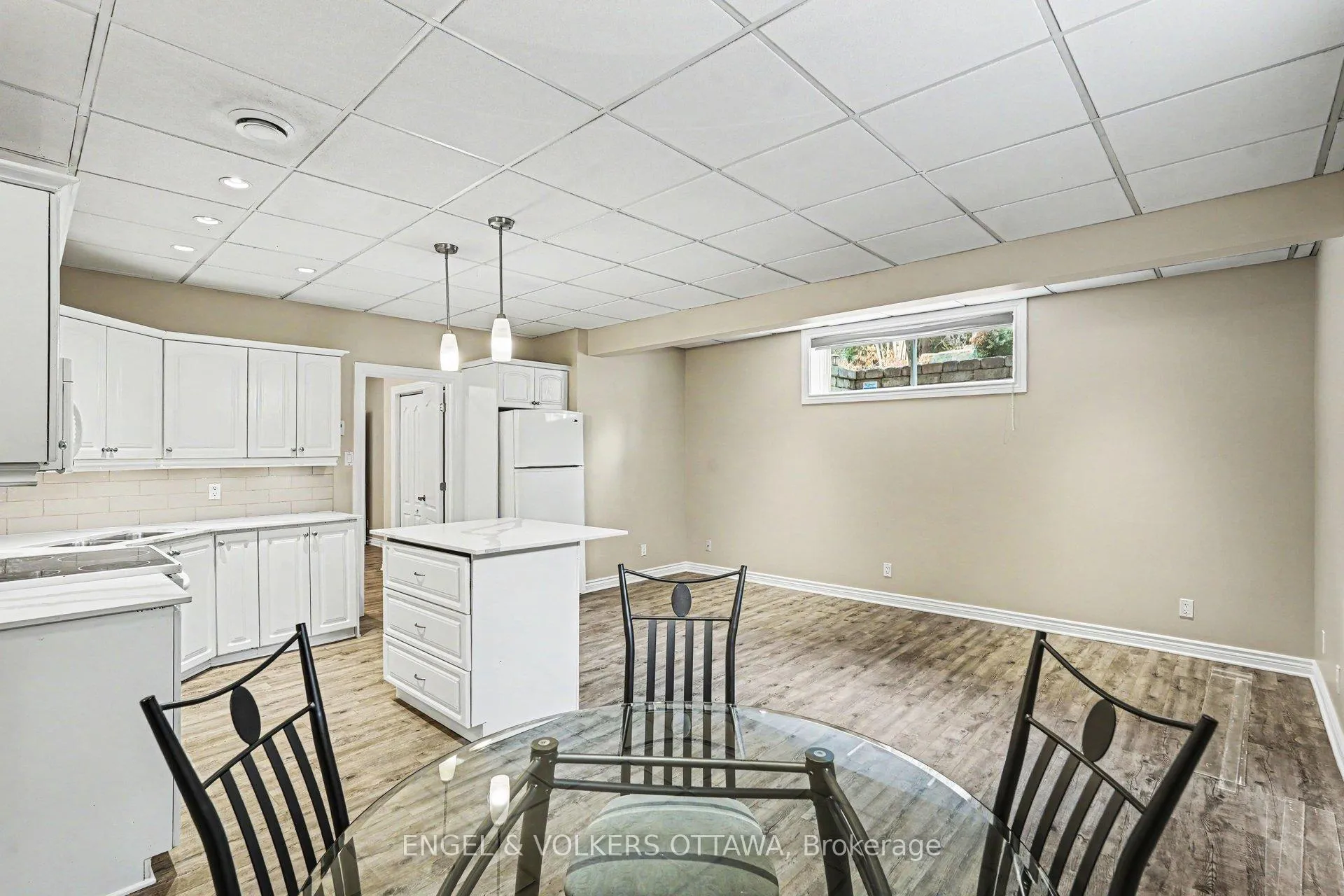Photo 13 of Unit B, 63 Rothwell Drive, Ottawa, Rothwell Heights — HOMEH