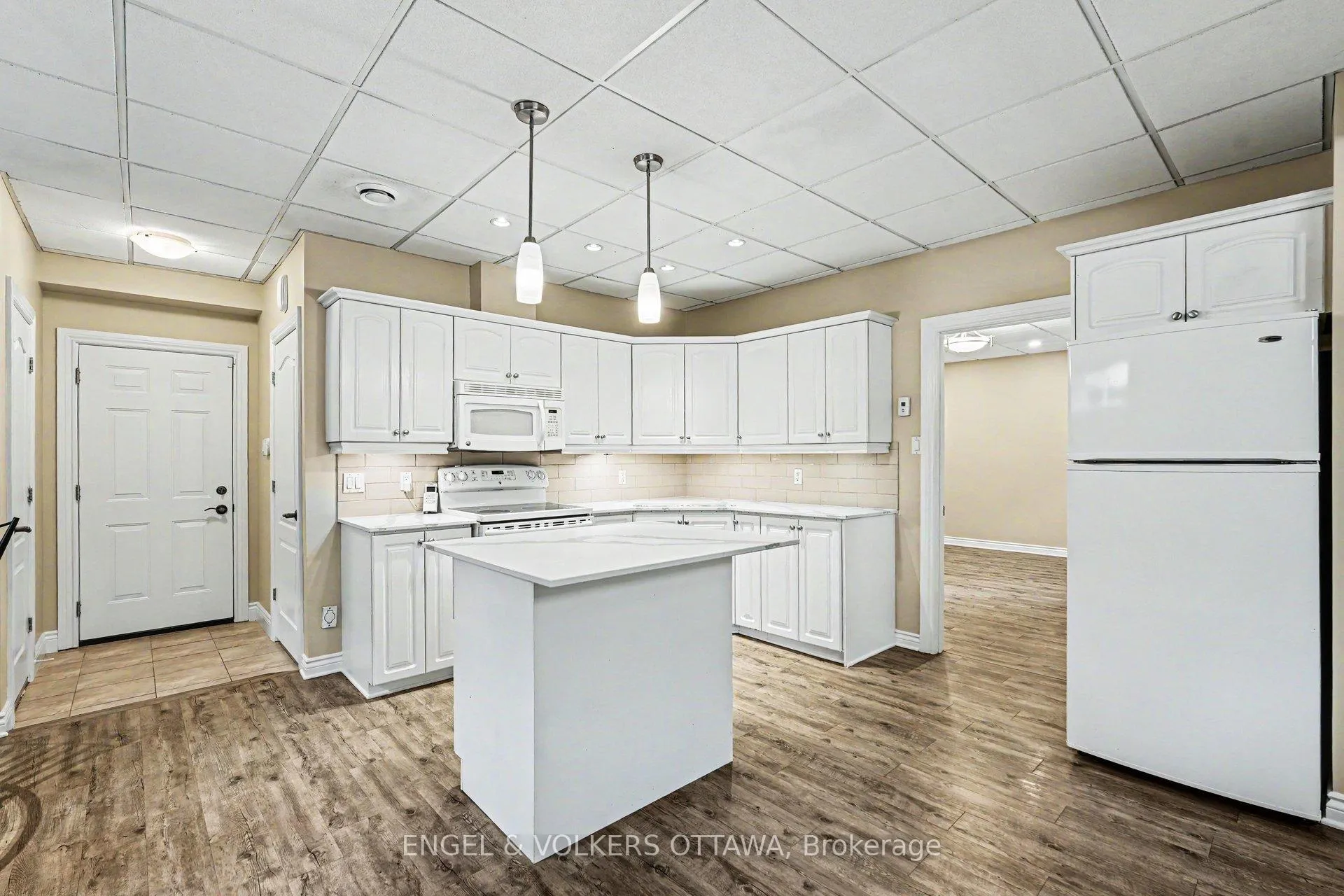 Photo 16 of Unit B, 63 Rothwell Drive, Ottawa, Rothwell Heights — HOMEH