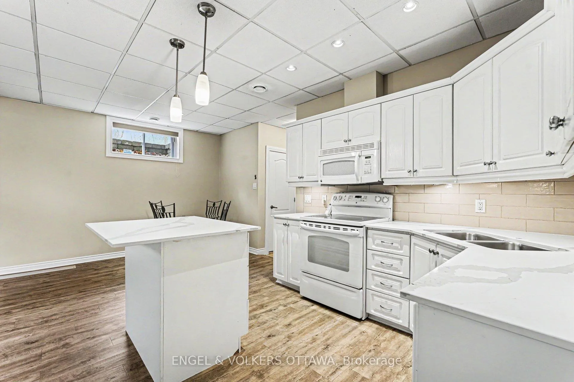 Photo 18 of Unit B, 63 Rothwell Drive, Ottawa, Rothwell Heights — HOMEH