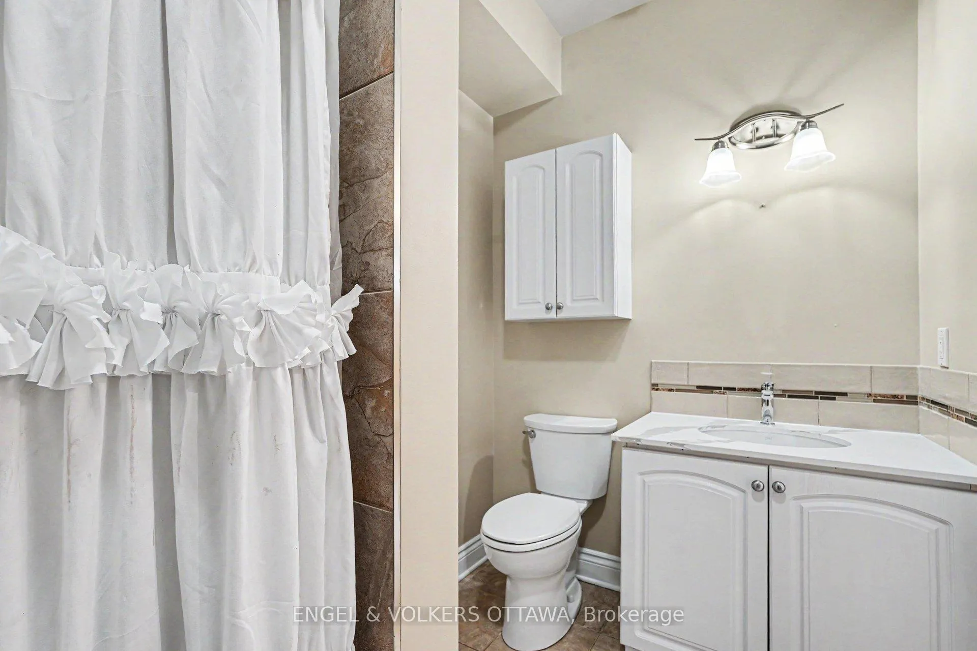 Photo 26 of Unit B, 63 Rothwell Drive, Ottawa, Rothwell Heights — HOMEH