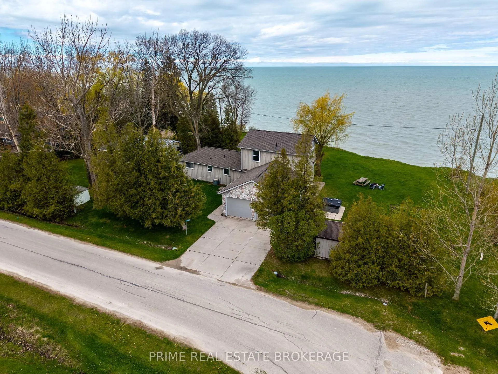Photo 41 of 71899 Sunridge Crescent, Bluewater, Hay — HOMEH
