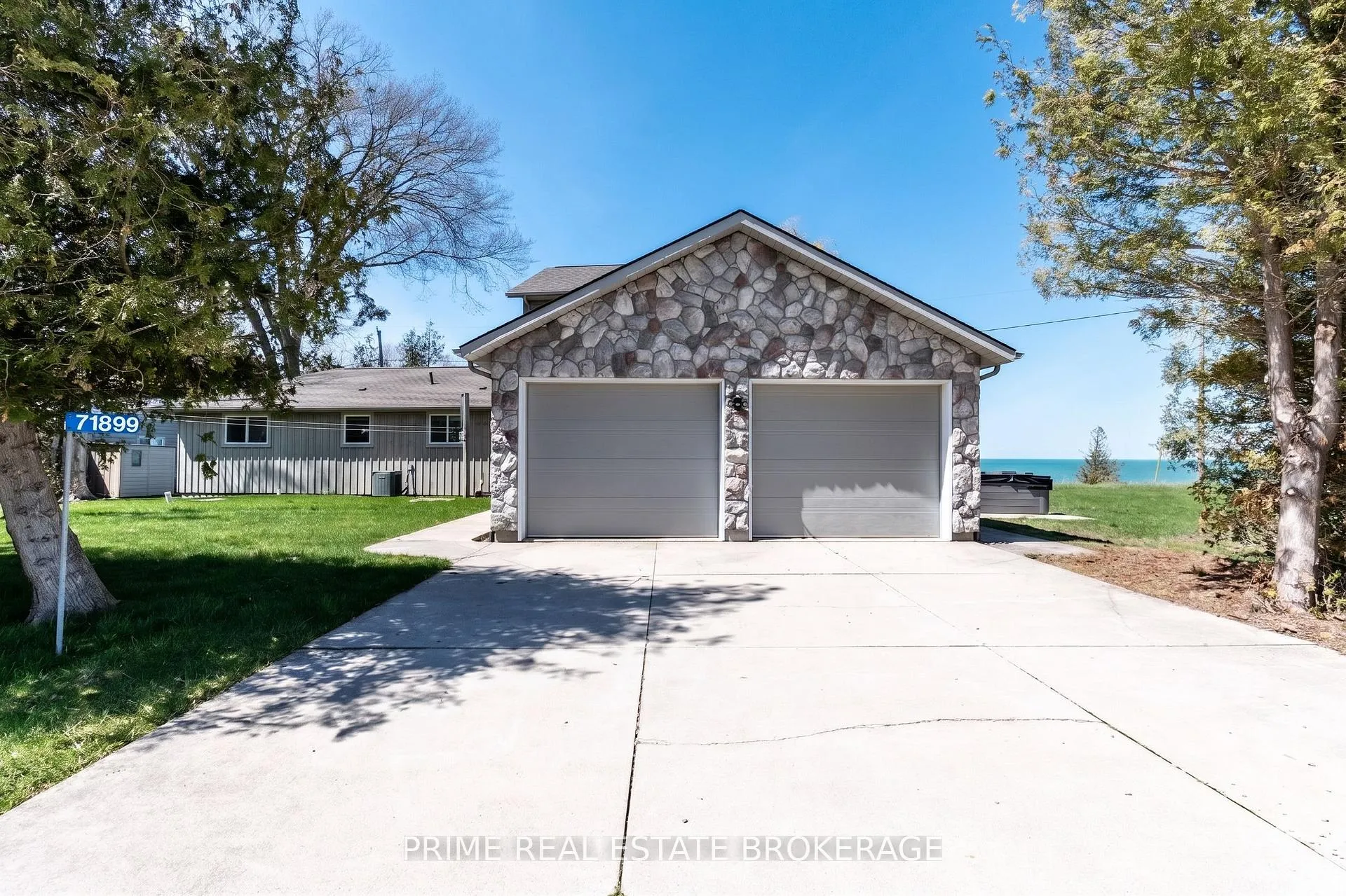 Photo 2 of 71899 Sunridge Crescent, Bluewater, Hay — HOMEH