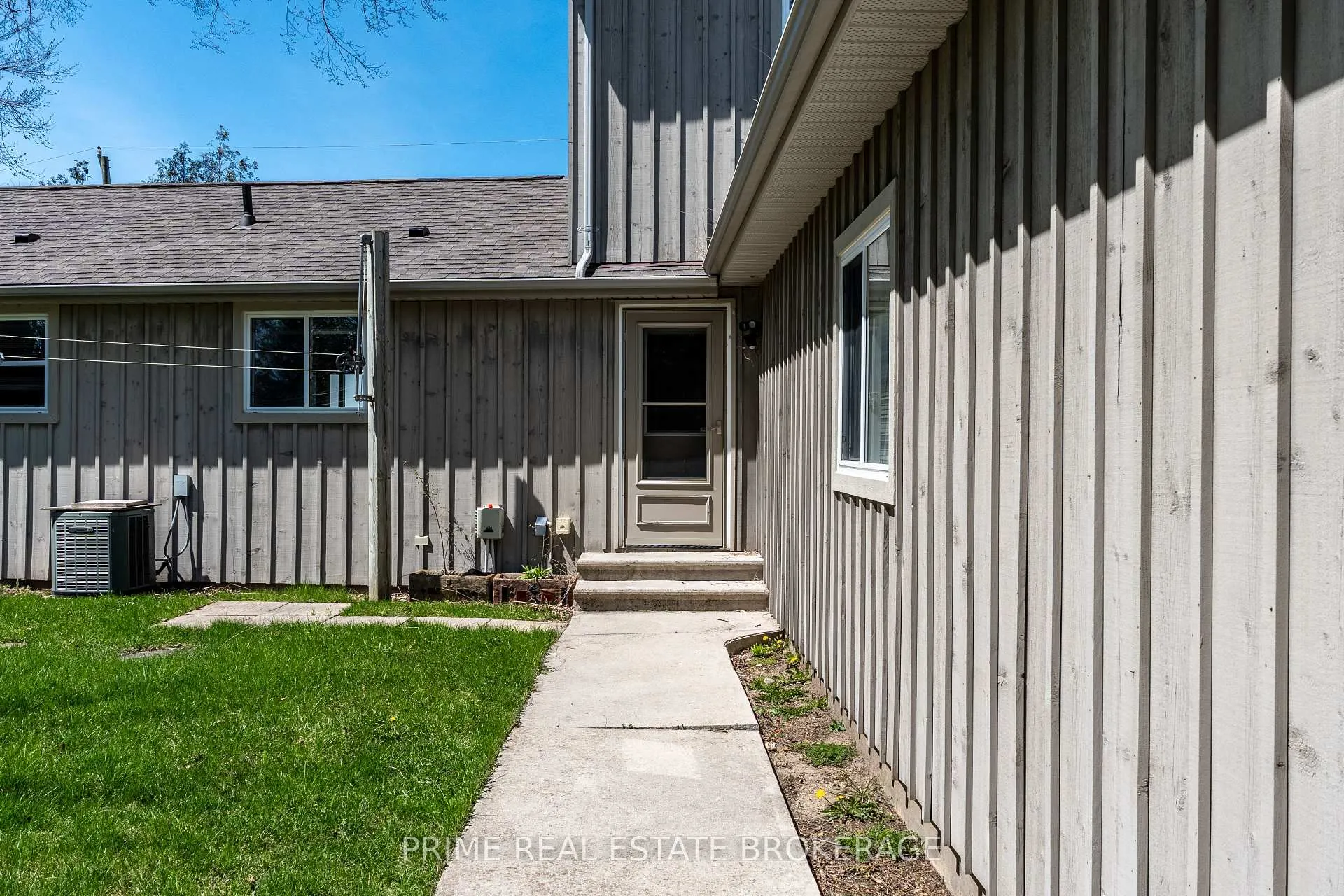 Photo 3 of 71899 Sunridge Crescent, Bluewater, Hay — HOMEH