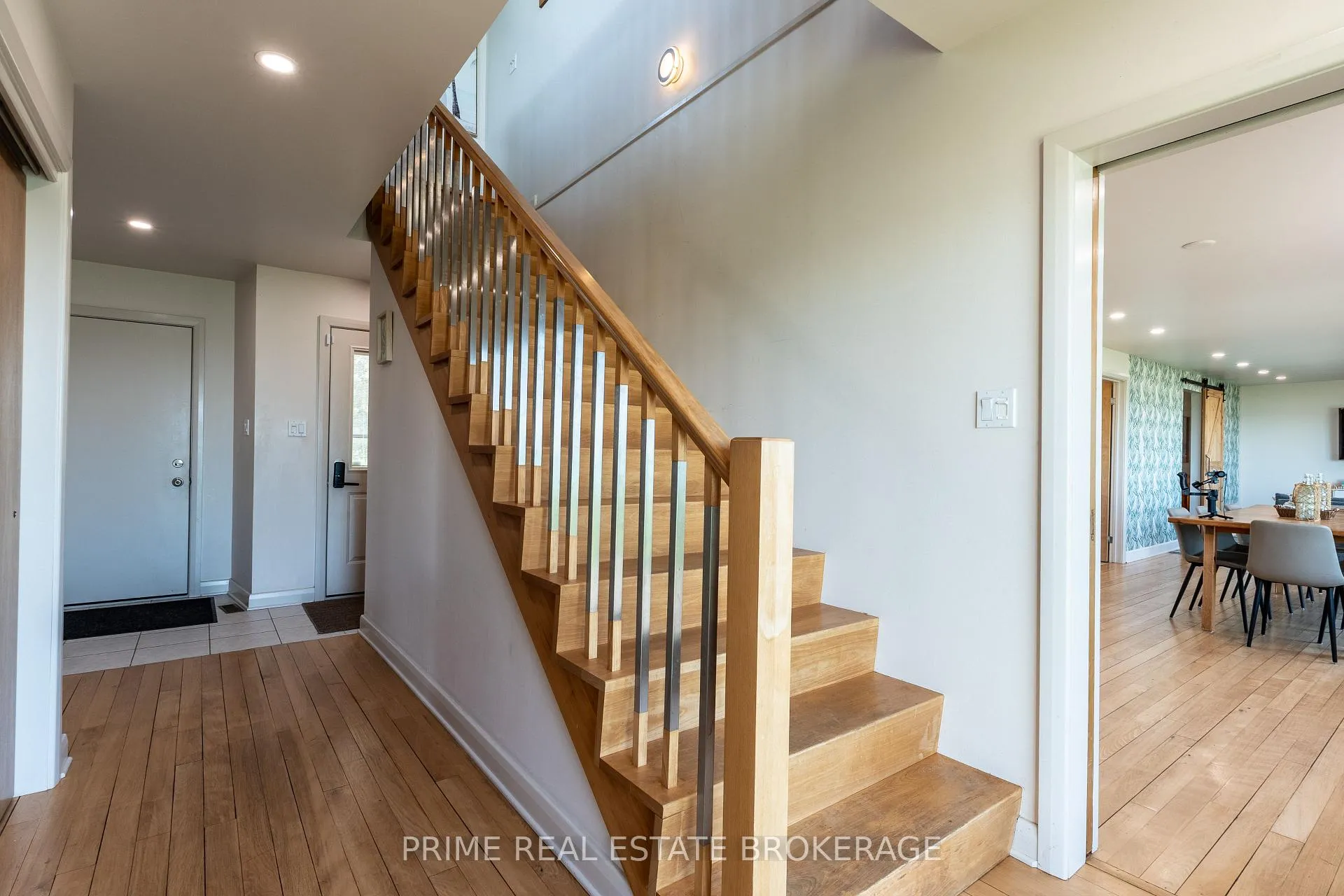Photo 4 of 71899 Sunridge Crescent, Bluewater, Hay — HOMEH