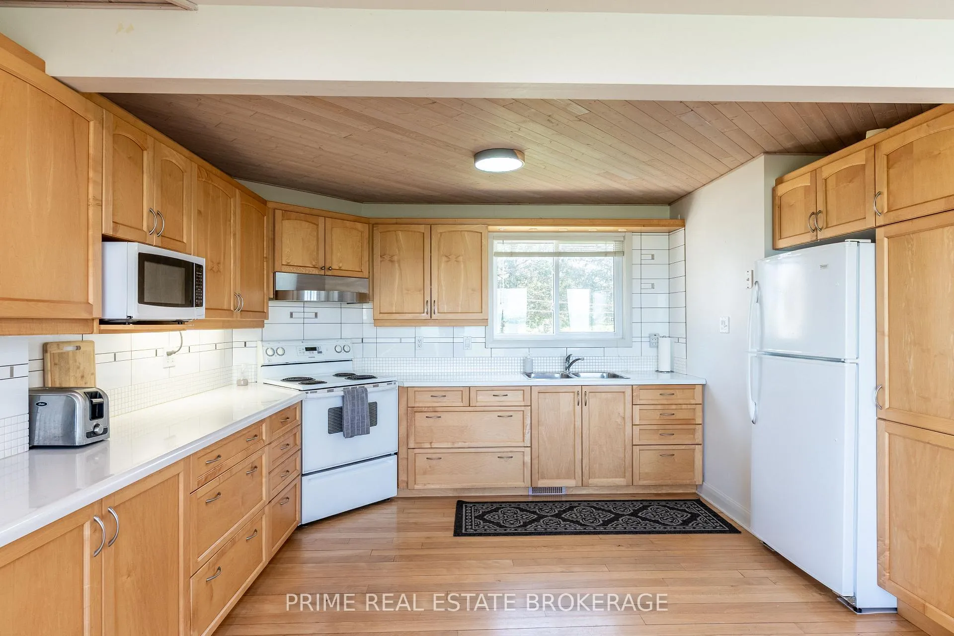 Photo 6 of 71899 Sunridge Crescent, Bluewater, Hay — HOMEH