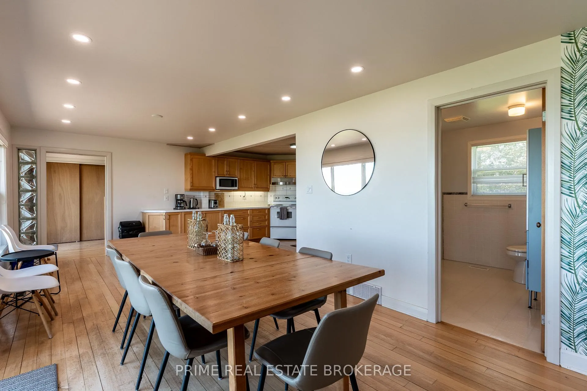Photo 8 of 71899 Sunridge Crescent, Bluewater, Hay — HOMEH