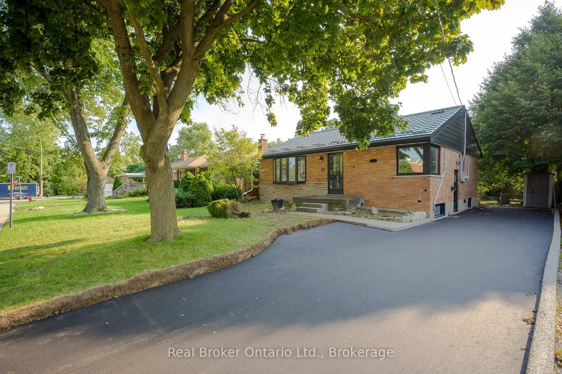 Photo 1 of Unit Upper, 39 Westminster Avenue, Hamilton, Westcliffe — HOMEH