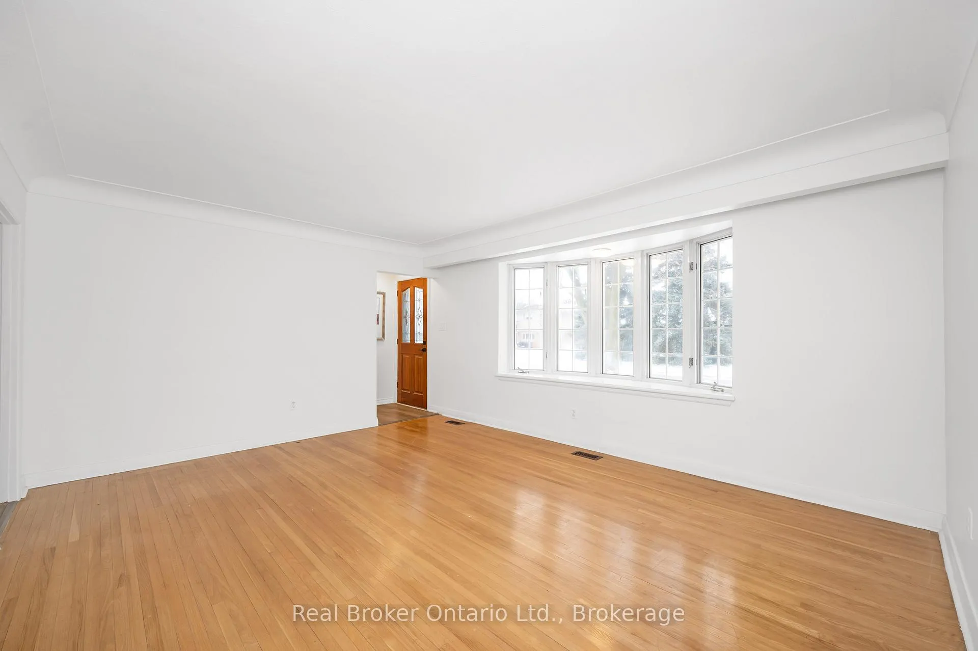 Photo 4 of Unit Upper, 39 Westminster Avenue, Hamilton, Westcliffe — HOMEH