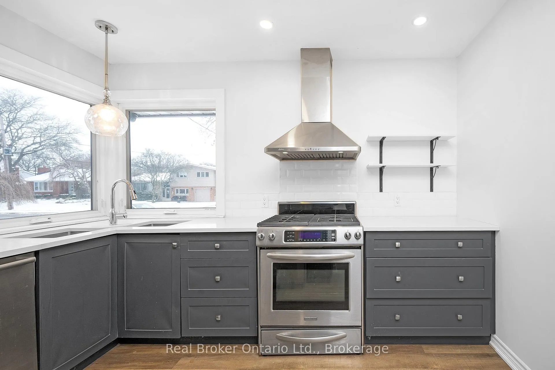 Photo 7 of Unit Upper, 39 Westminster Avenue, Hamilton, Westcliffe — HOMEH