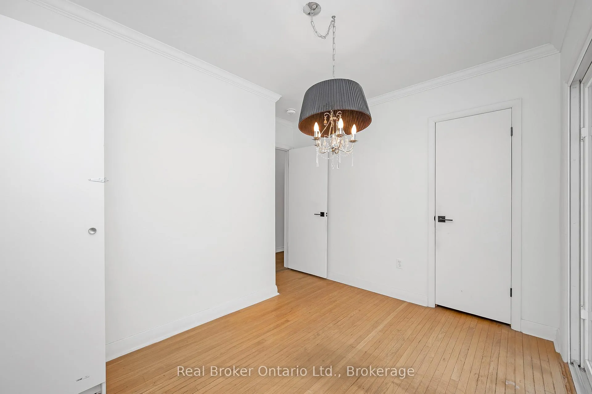Photo 11 of Unit Upper, 39 Westminster Avenue, Hamilton, Westcliffe — HOMEH