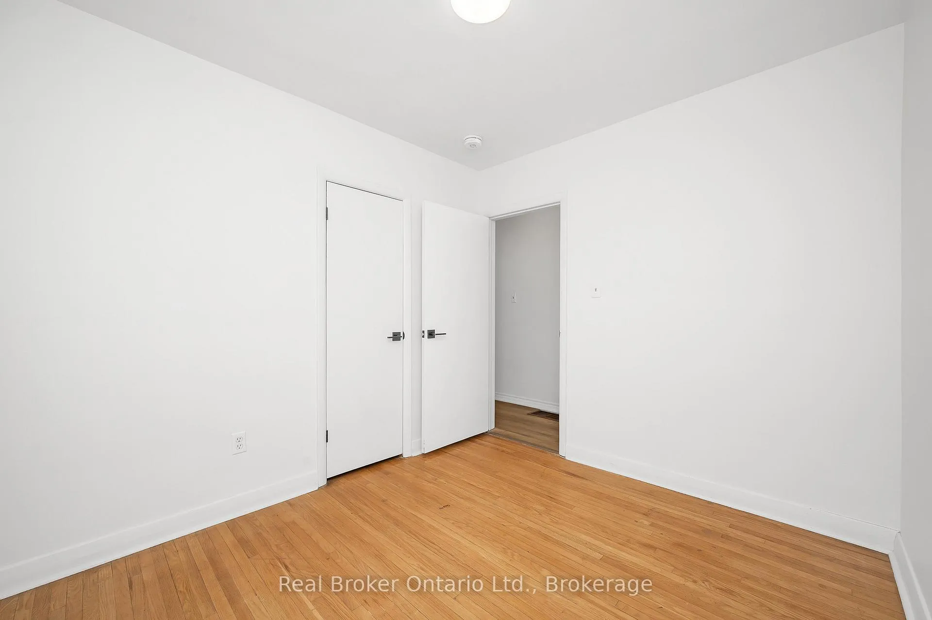 Photo 14 of Unit Upper, 39 Westminster Avenue, Hamilton, Westcliffe — HOMEH