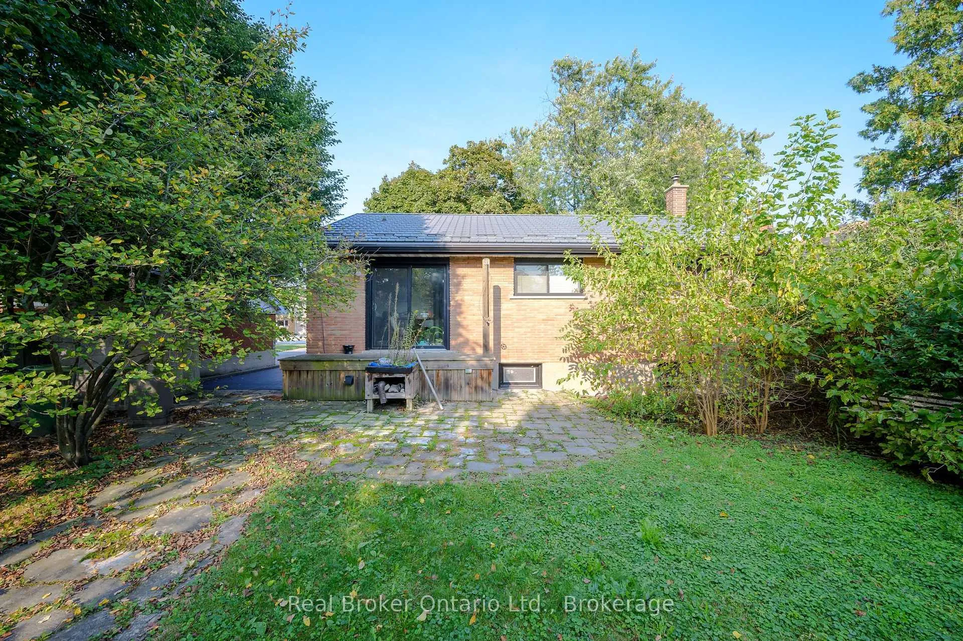 Photo 17 of Unit Upper, 39 Westminster Avenue, Hamilton, Westcliffe — HOMEH