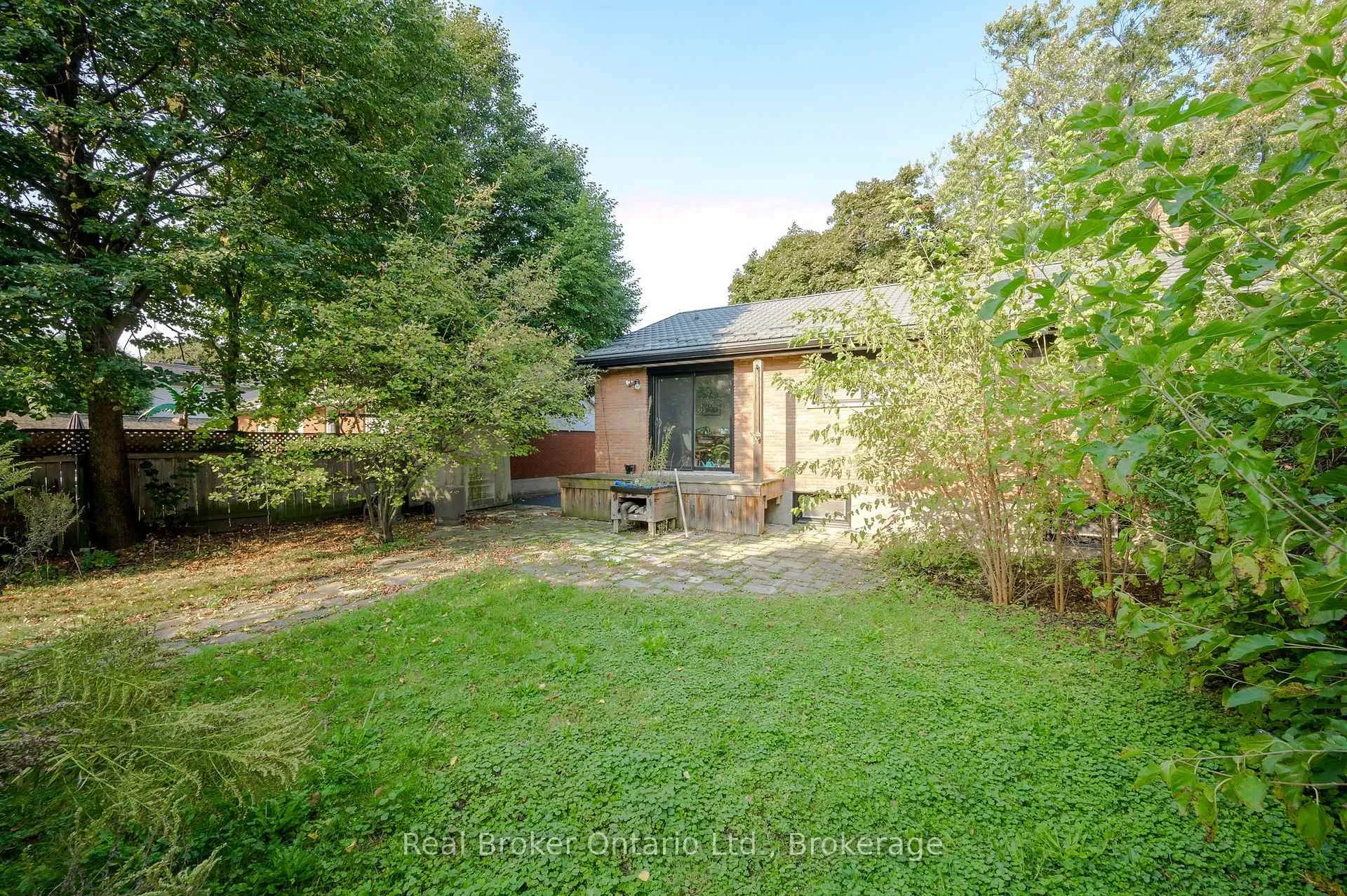 Photo 18 of Unit Upper, 39 Westminster Avenue, Hamilton, Westcliffe — HOMEH