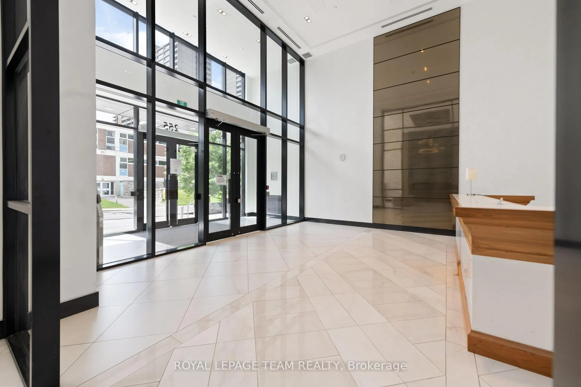 Photo 4 of Unit 409, 255 Bay Street N, Ottawa, Ottawa Centre — HOMEH