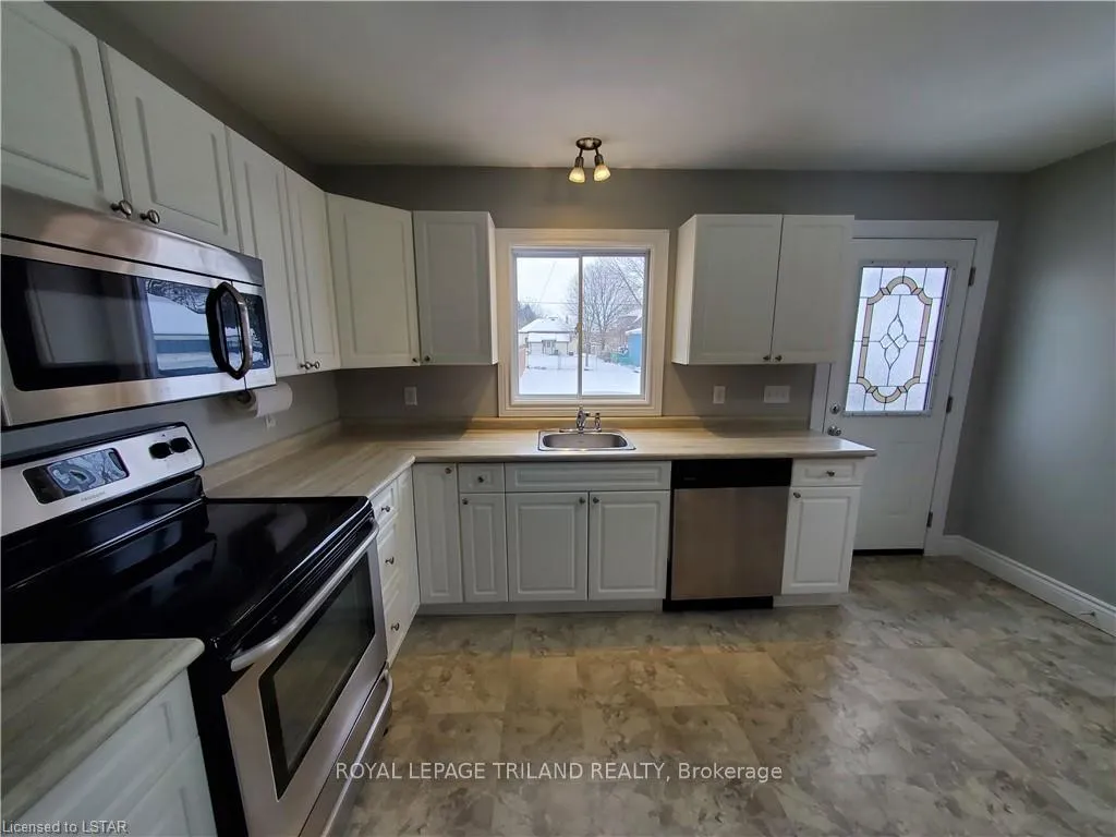 Photo 2 of Unit A, 125 Balaclava Street, St. Thomas — HOMEH