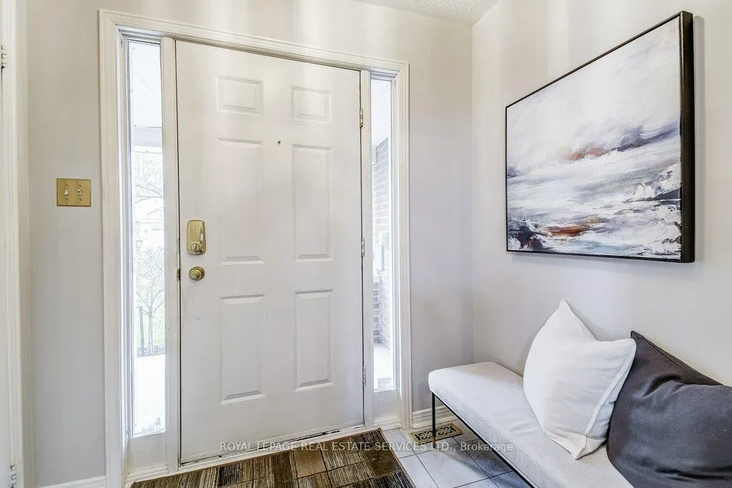 Photo 4 of Unit 14, 2103 Berwick Drive, Burlington, Rose — HOMEH