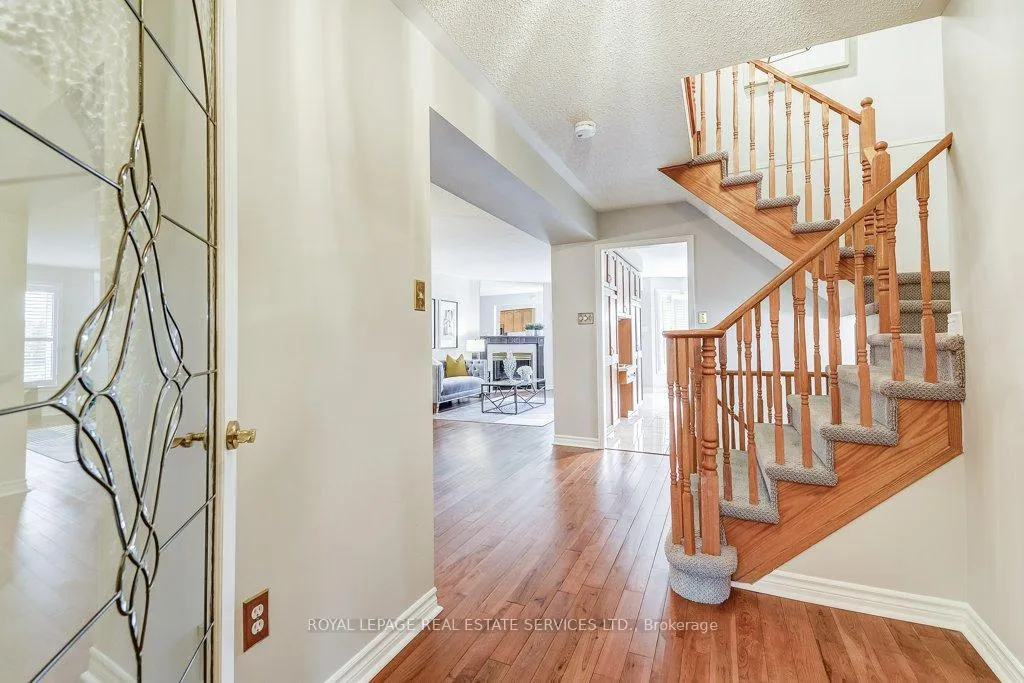 Photo 5 of Unit 14, 2103 Berwick Drive, Burlington, Rose — HOMEH