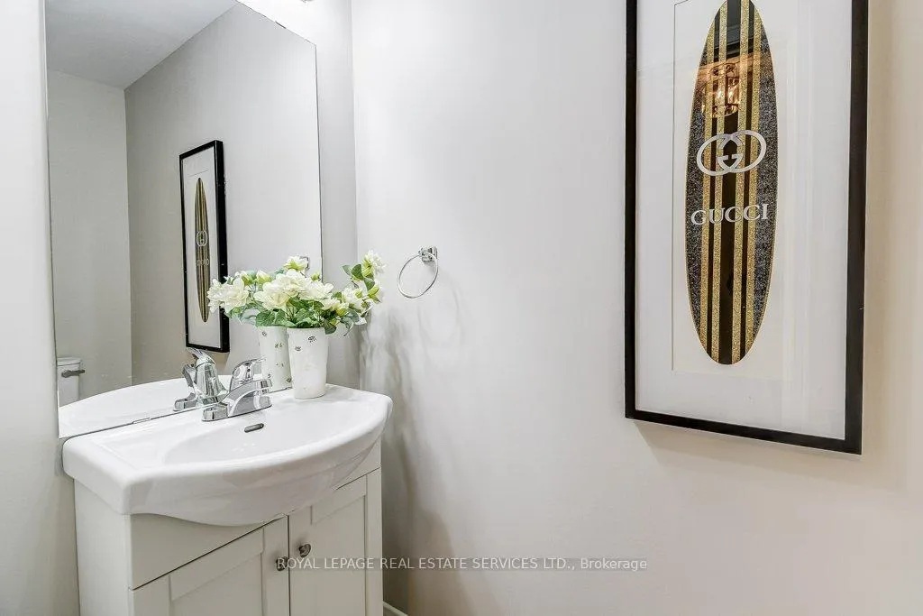 Photo 7 of Unit 14, 2103 Berwick Drive, Burlington, Rose — HOMEH
