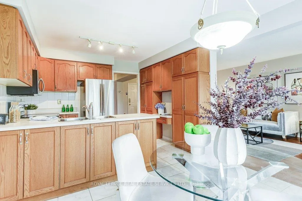 Photo 17 of Unit 14, 2103 Berwick Drive, Burlington, Rose — HOMEH