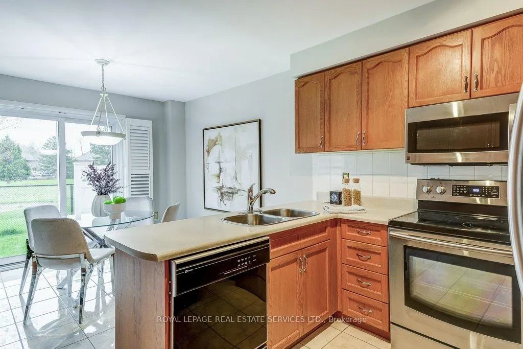 Photo 20 of Unit 14, 2103 Berwick Drive, Burlington, Rose — HOMEH