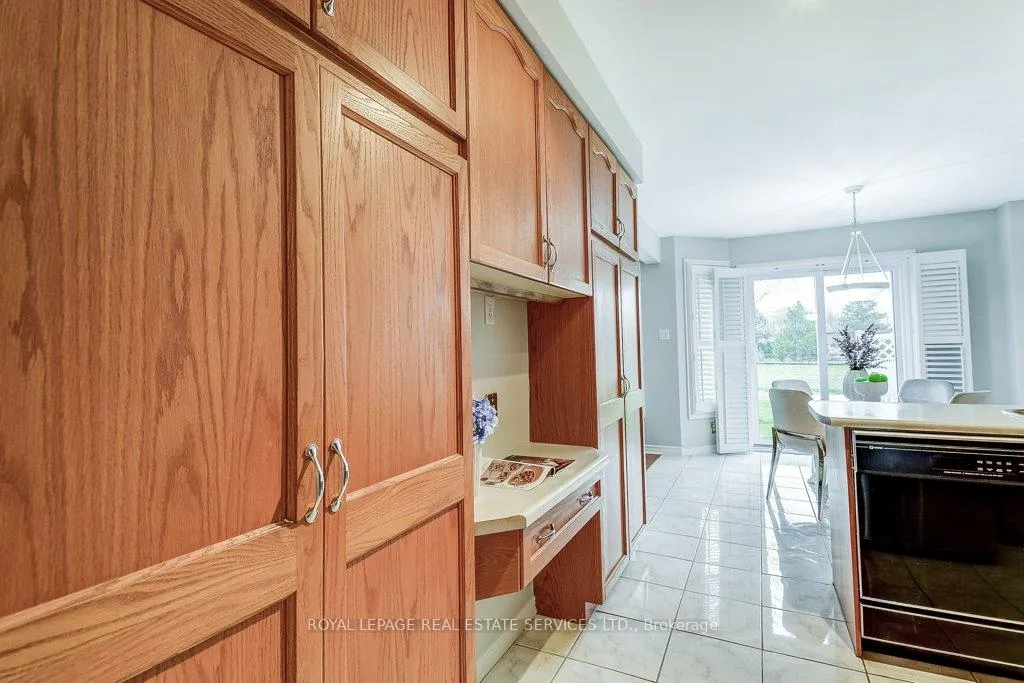 Photo 21 of Unit 14, 2103 Berwick Drive, Burlington, Rose — HOMEH
