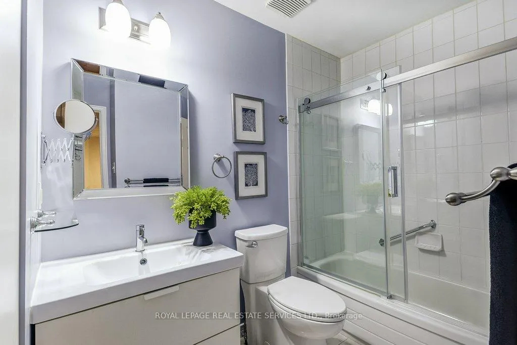 Photo 28 of Unit 14, 2103 Berwick Drive, Burlington, Rose — HOMEH