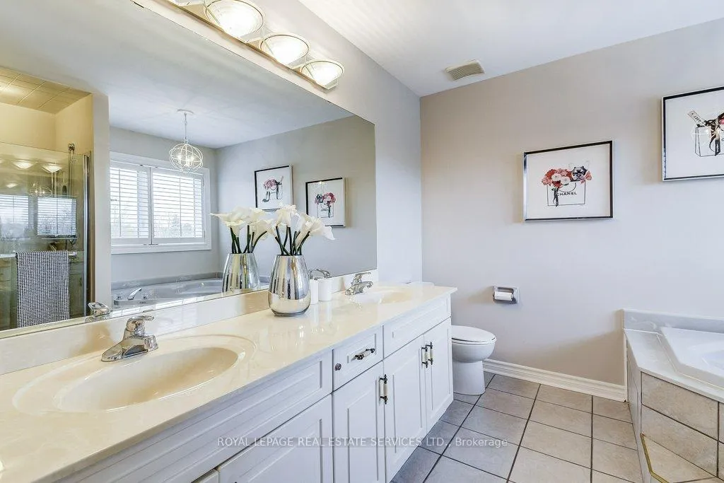 Photo 32 of Unit 14, 2103 Berwick Drive, Burlington, Rose — HOMEH