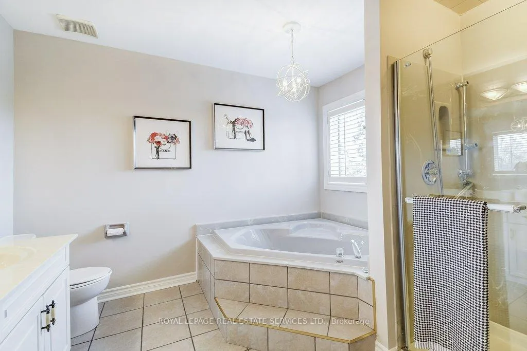 Photo 33 of Unit 14, 2103 Berwick Drive, Burlington, Rose — HOMEH