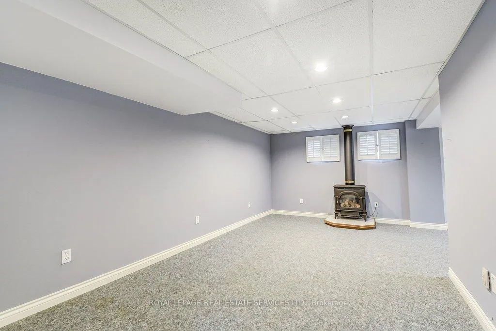 Photo 37 of Unit 14, 2103 Berwick Drive, Burlington, Rose — HOMEH