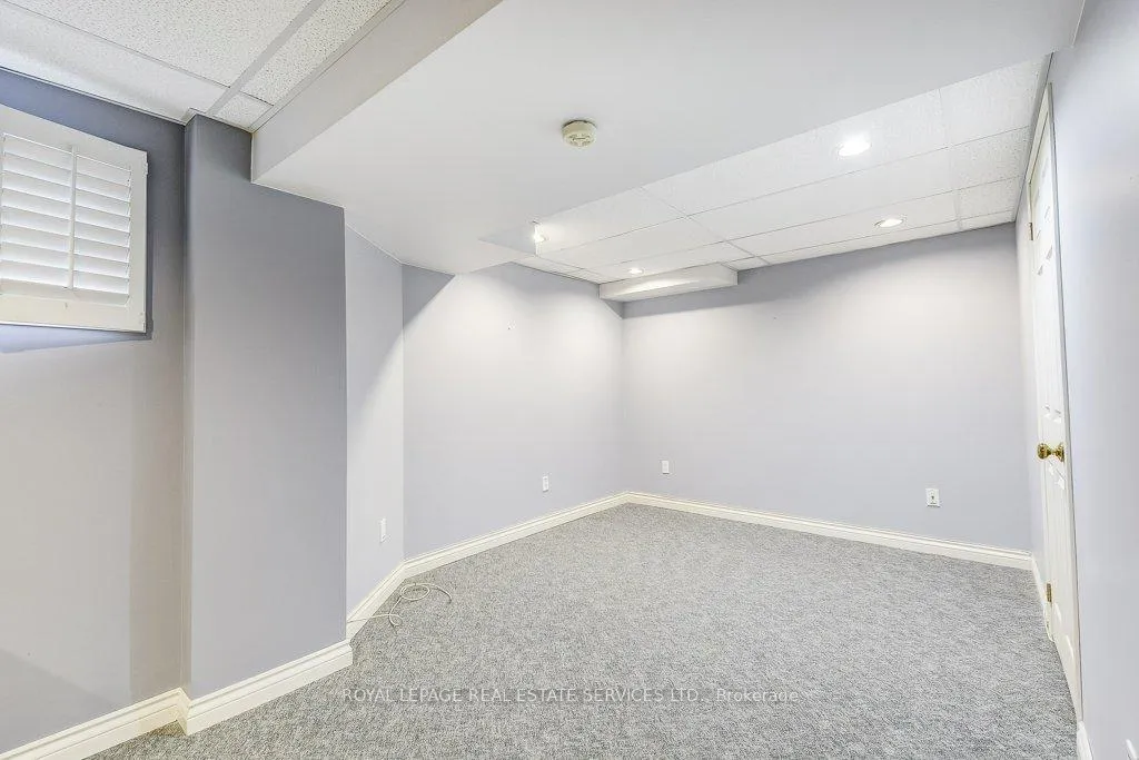 Photo 39 of Unit 14, 2103 Berwick Drive, Burlington, Rose — HOMEH