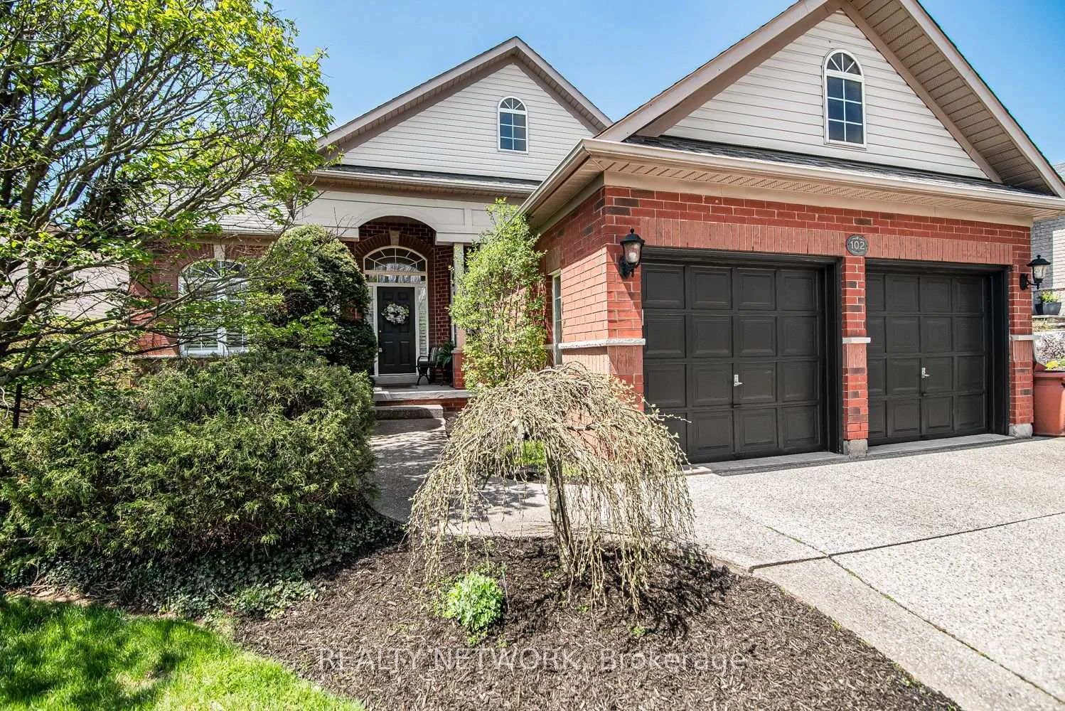 Photo 1 of 102 Moore Crescent, Hamilton, Ancaster — HOMEH