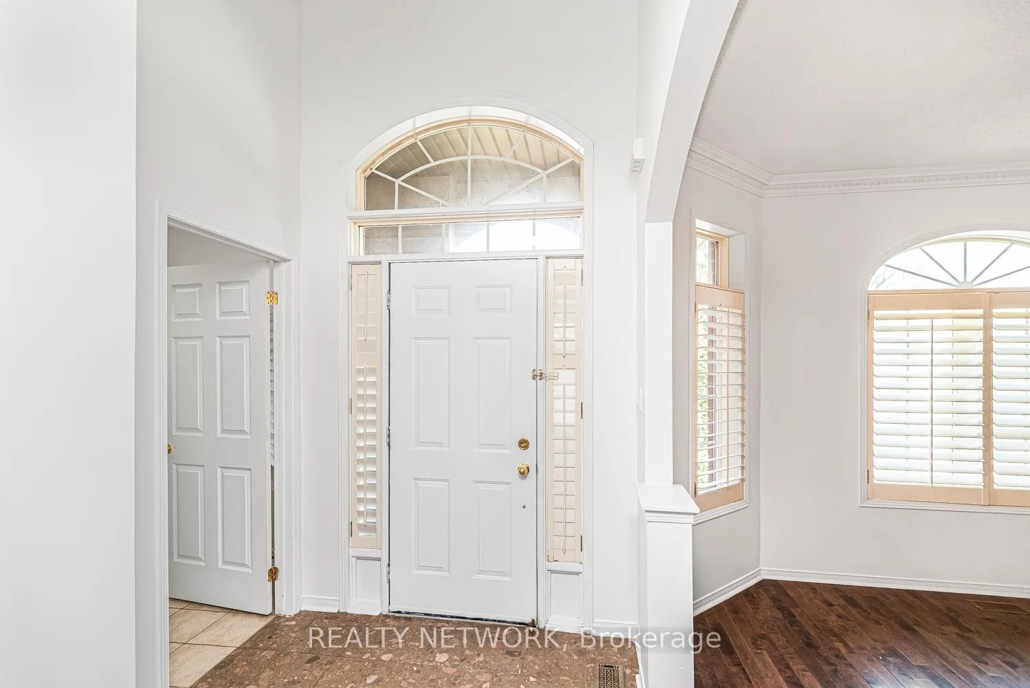 Photo 5 of 102 Moore Crescent, Hamilton, Ancaster — HOMEH