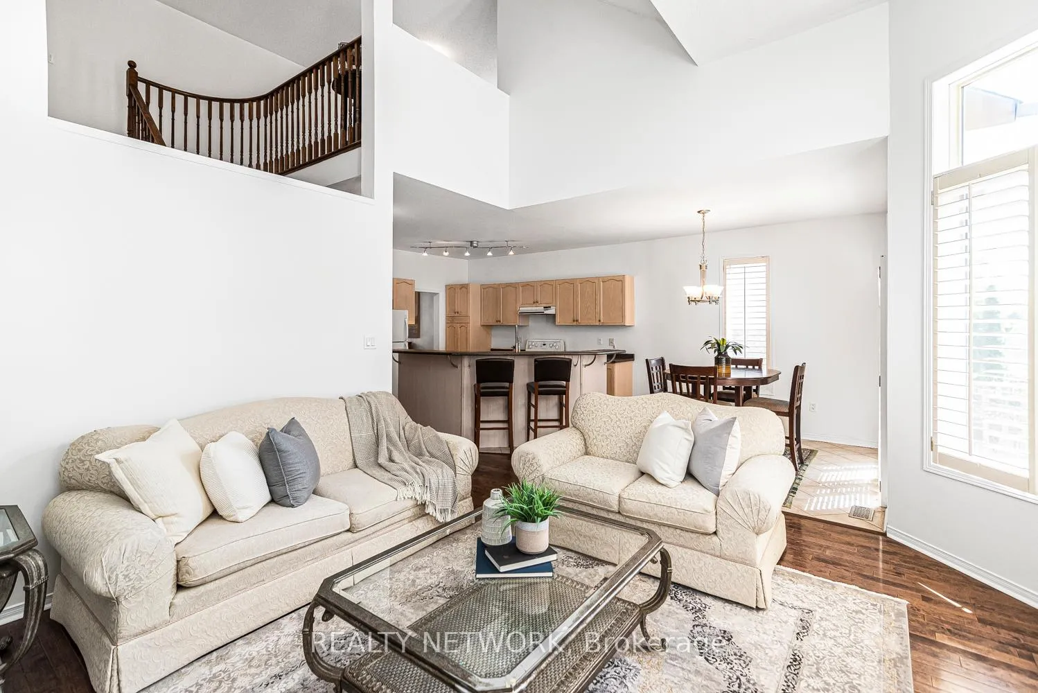 Photo 8 of 102 Moore Crescent, Hamilton, Ancaster — HOMEH