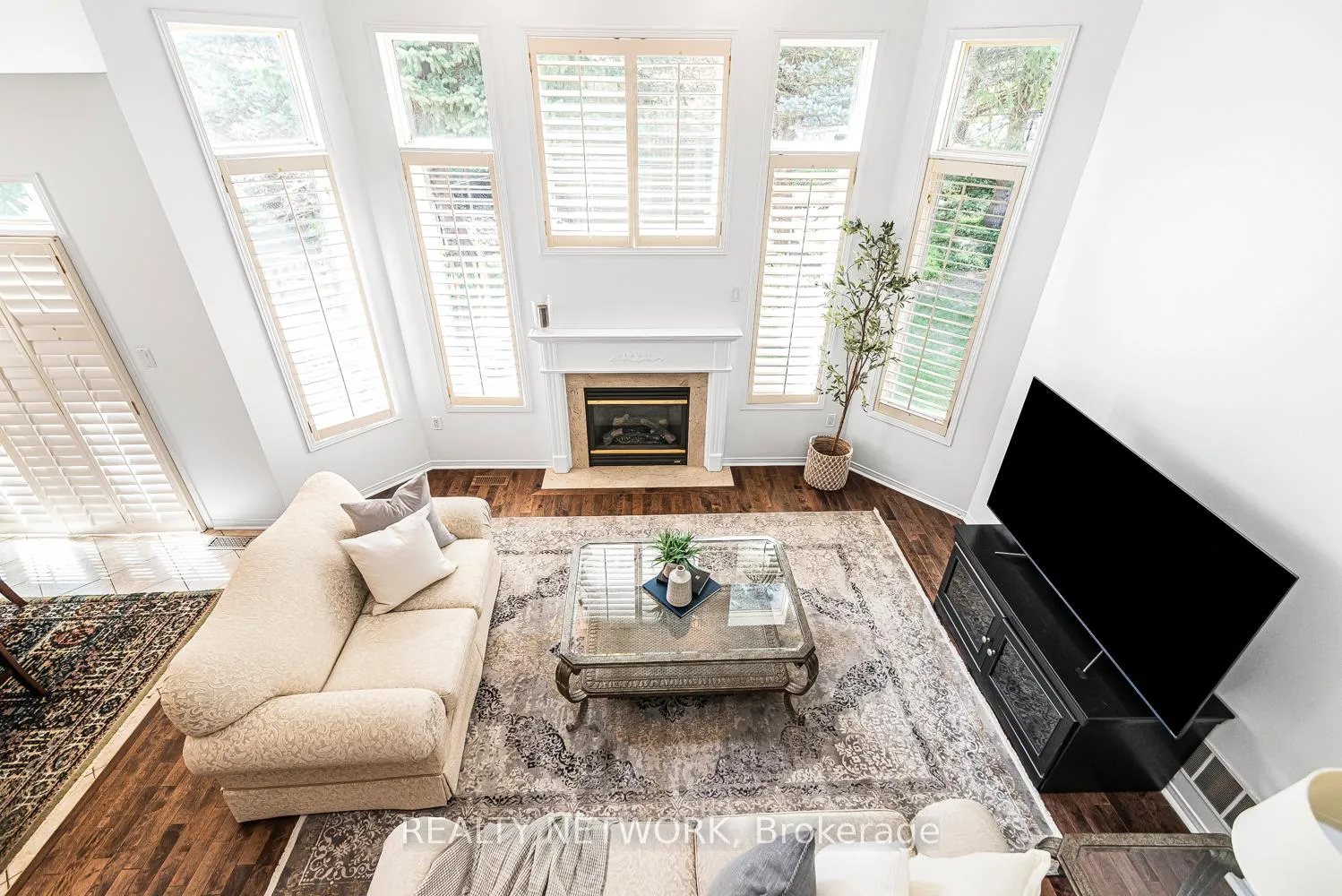 Photo 9 of 102 Moore Crescent, Hamilton, Ancaster — HOMEH